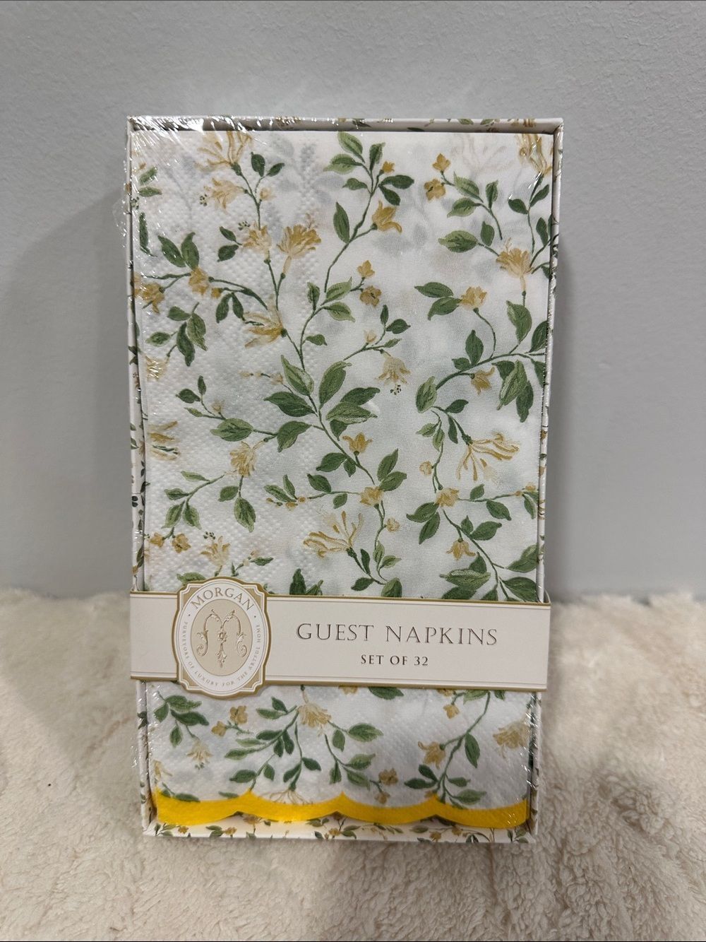 MORGAN WHITE GREEN YELLOW floral vines scalloped 32 Guest Napkins in a Box
